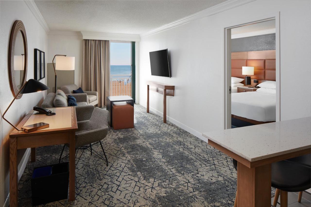 Sheraton Oceanfront Hotel Virginia Beach Exterior photo