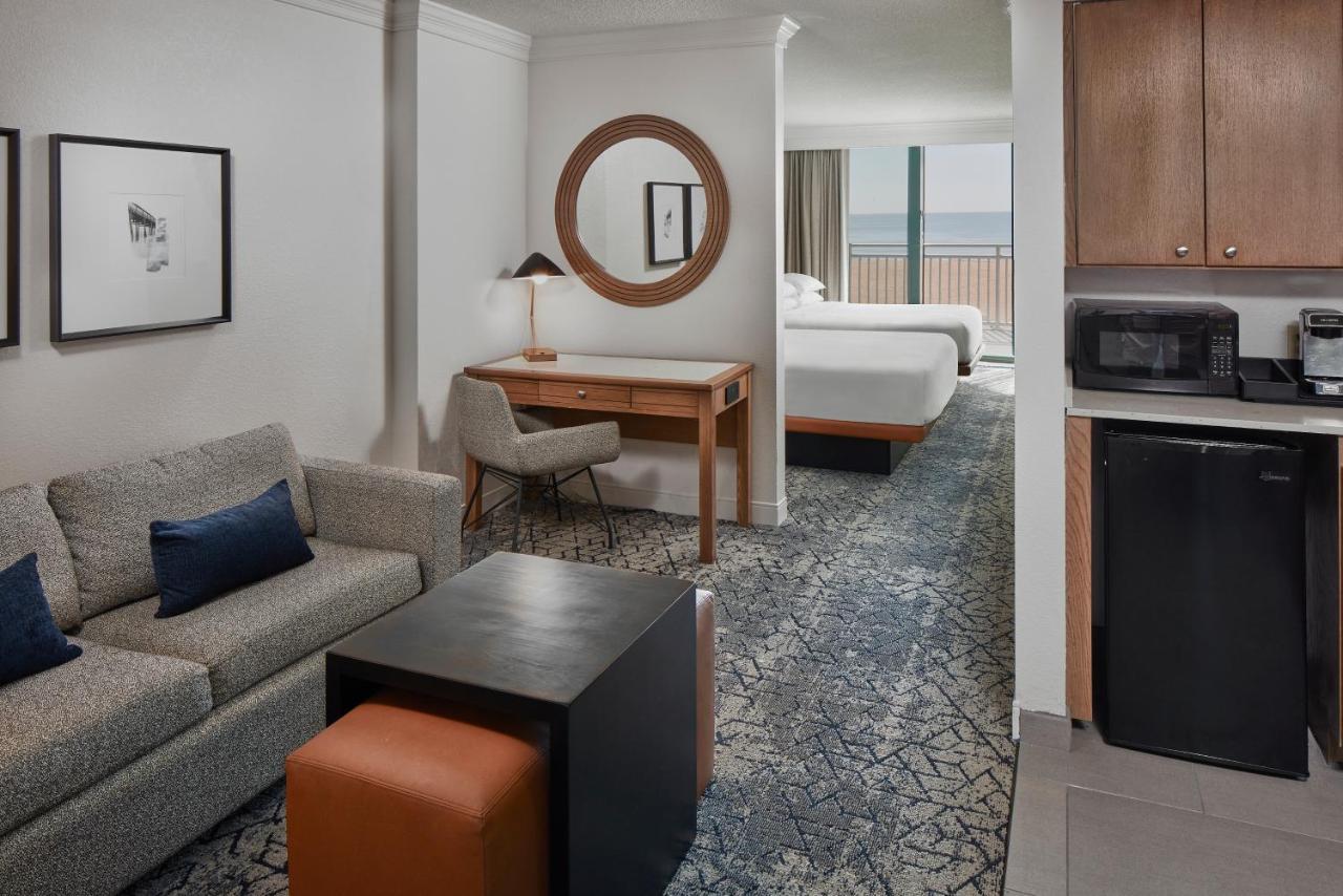 Sheraton Oceanfront Hotel Virginia Beach Exterior photo