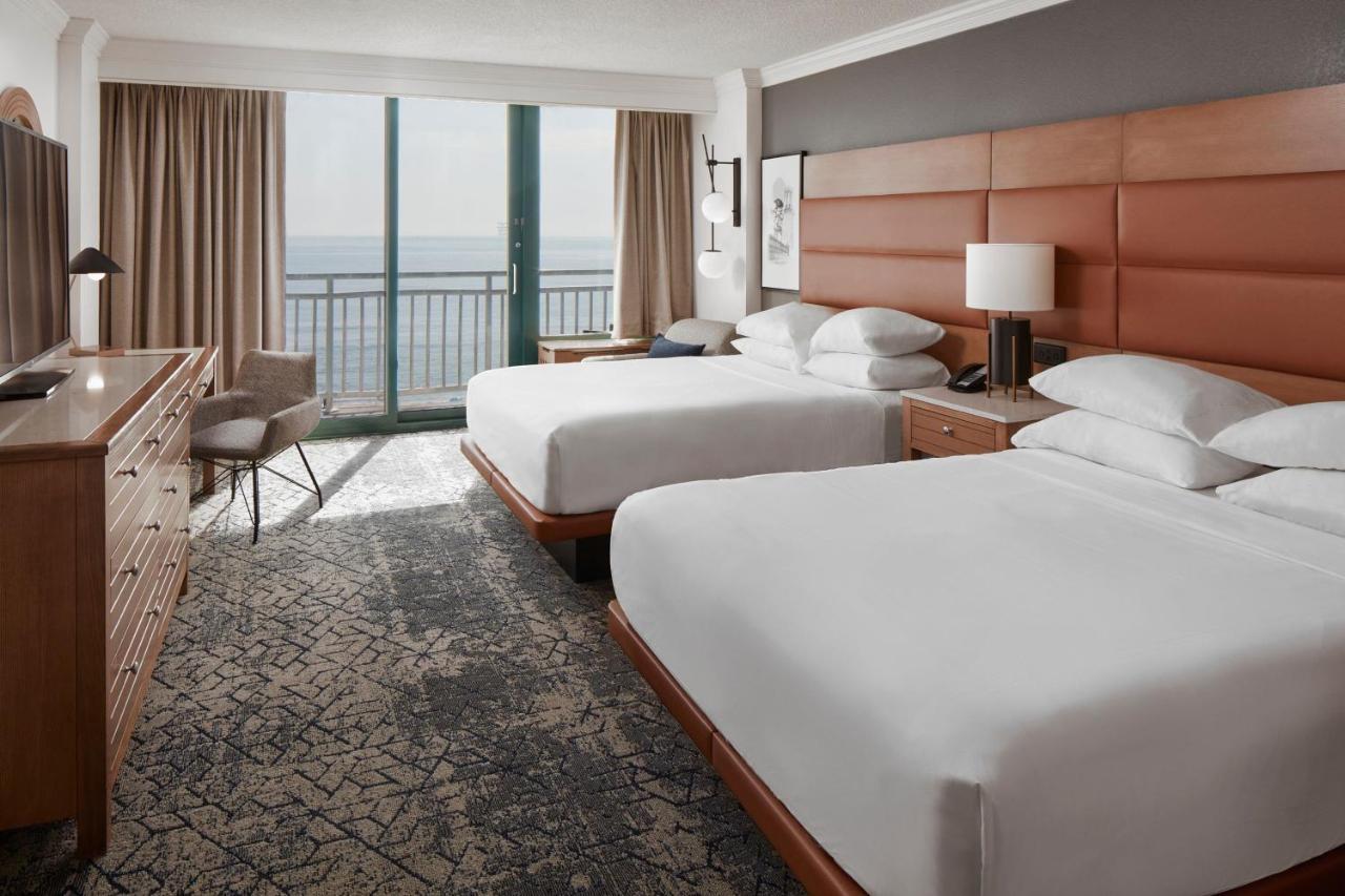 Sheraton Oceanfront Hotel Virginia Beach Exterior photo