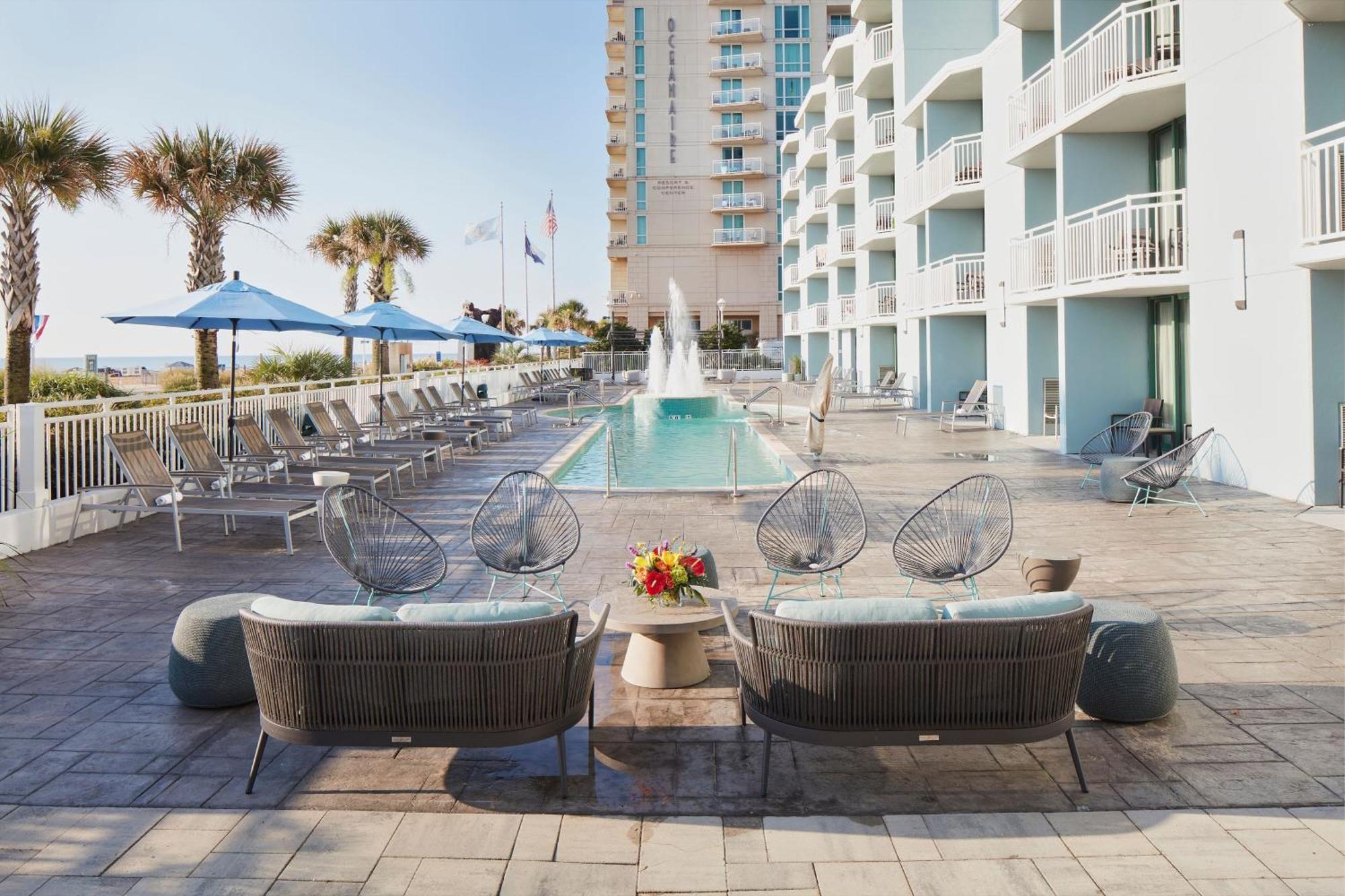 Sheraton Oceanfront Hotel Virginia Beach Exterior photo