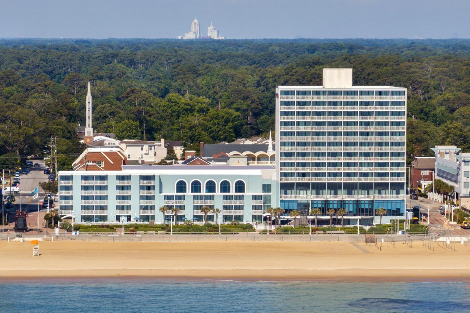 Sheraton Oceanfront Hotel Virginia Beach Exterior photo