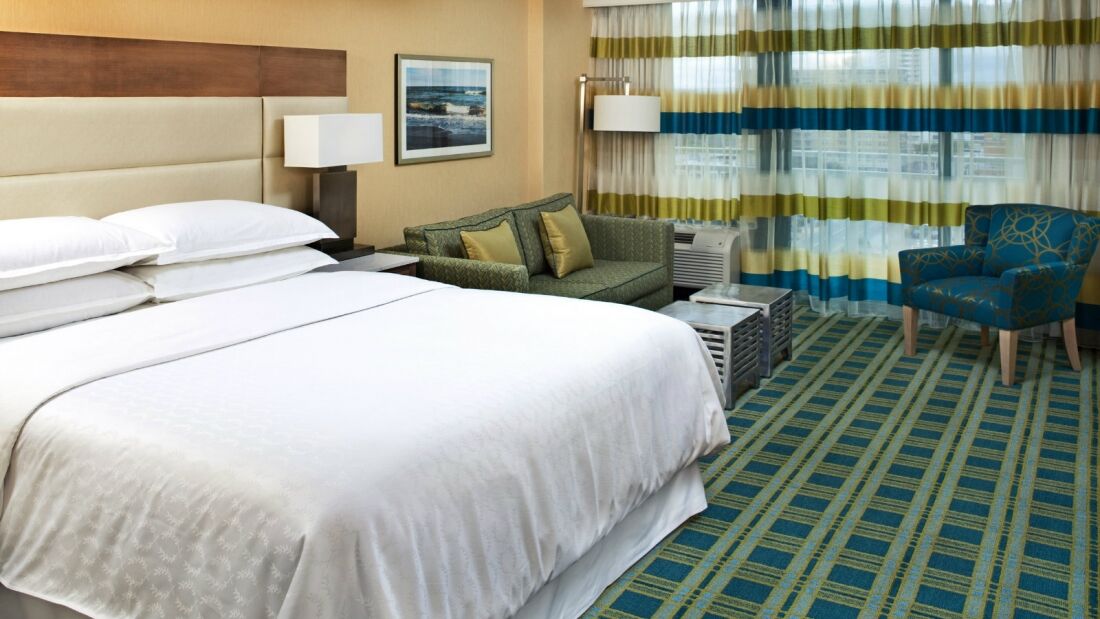 Sheraton Oceanfront Hotel Virginia Beach Exterior photo